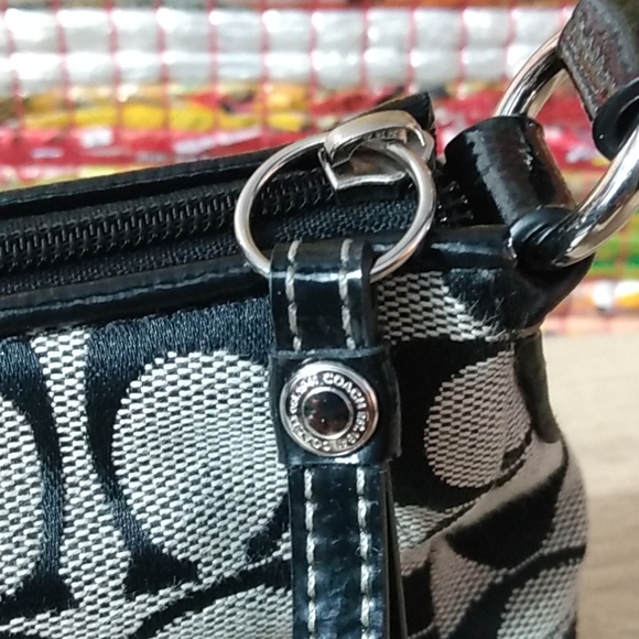 Coach - Picture 2 of 5